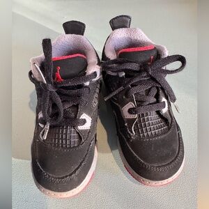 Air Jordan 4 Retro, Black/Fire Red Cement Grey, Little Boys Size 7C.
